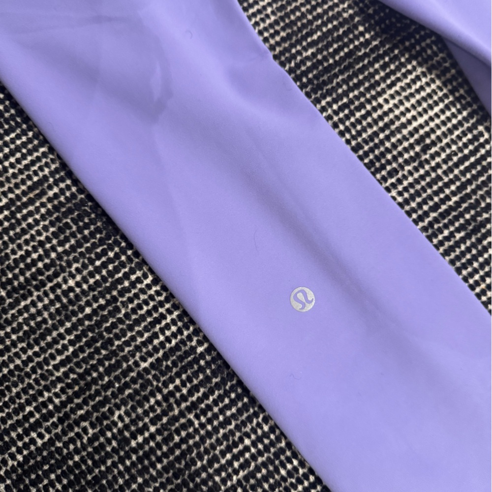 Lululemon Alighn Leggings. - Picture 5 of 6